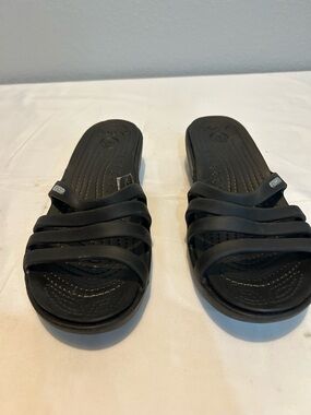 Crocs Rhonda WedgeSandals size 6